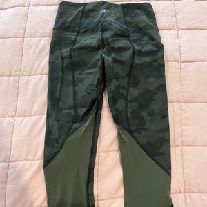 Lululemon Pace Rival High Rise Crop Like New 22” Size 4